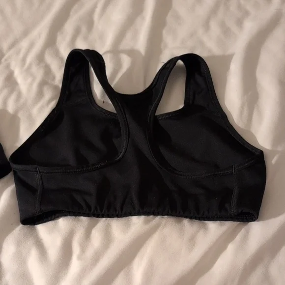 Set of Nike sports bras - Picture 5 of 8